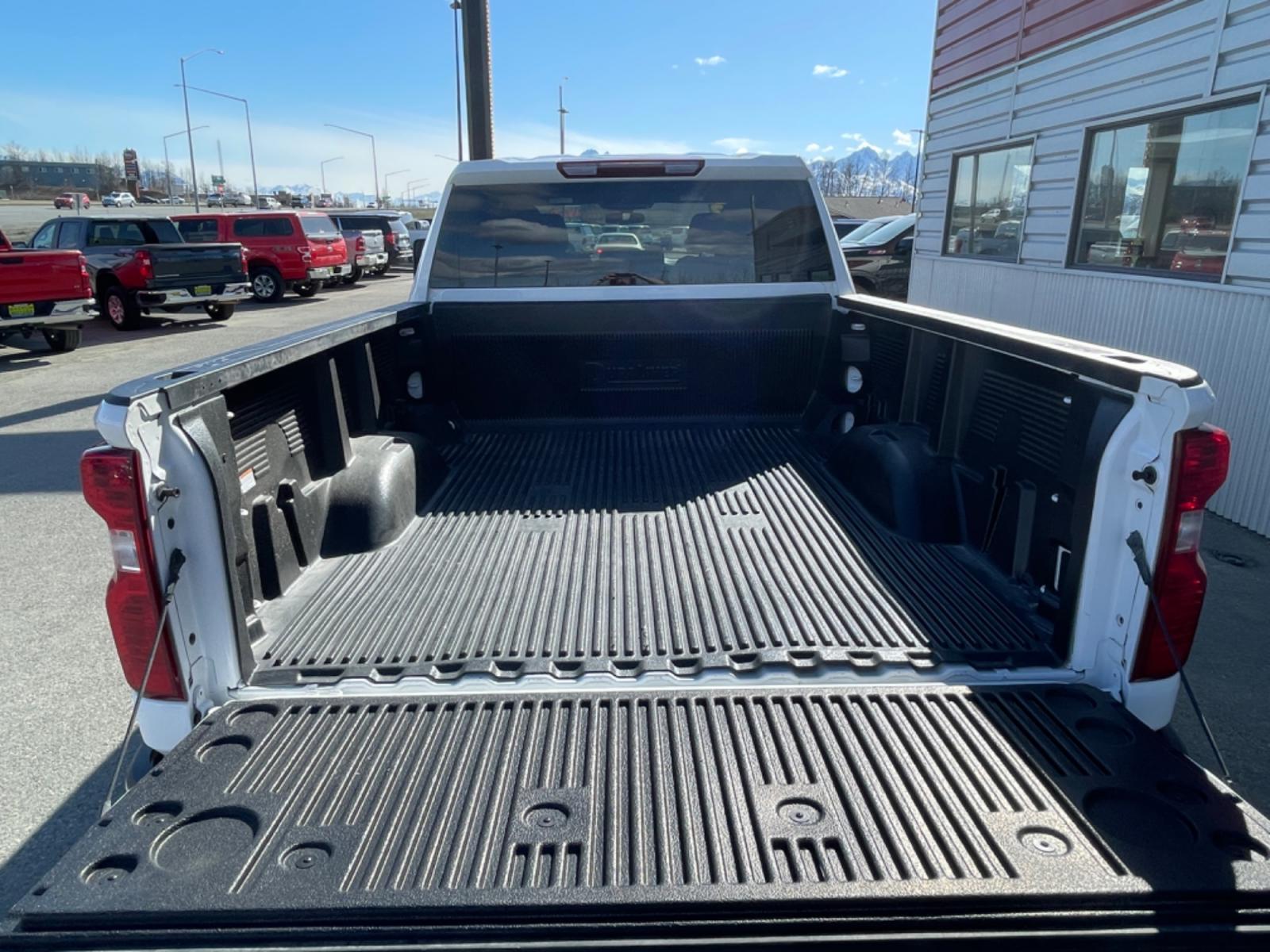 2022 WHITE CHEVROLET SILVERADO 2500H LT (2GC4YNE76N1) with an 6.6L engine, Automatic transmission, located at 1960 Industrial Drive, Wasilla, 99654, (907) 274-2277, 61.573475, -149.400146 - Photo #7